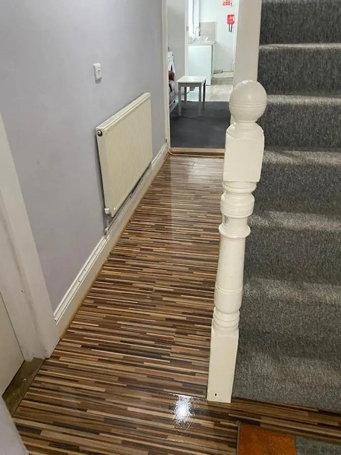 Budget Basic Room Mount Pleasant Share Facility R2 Swansea