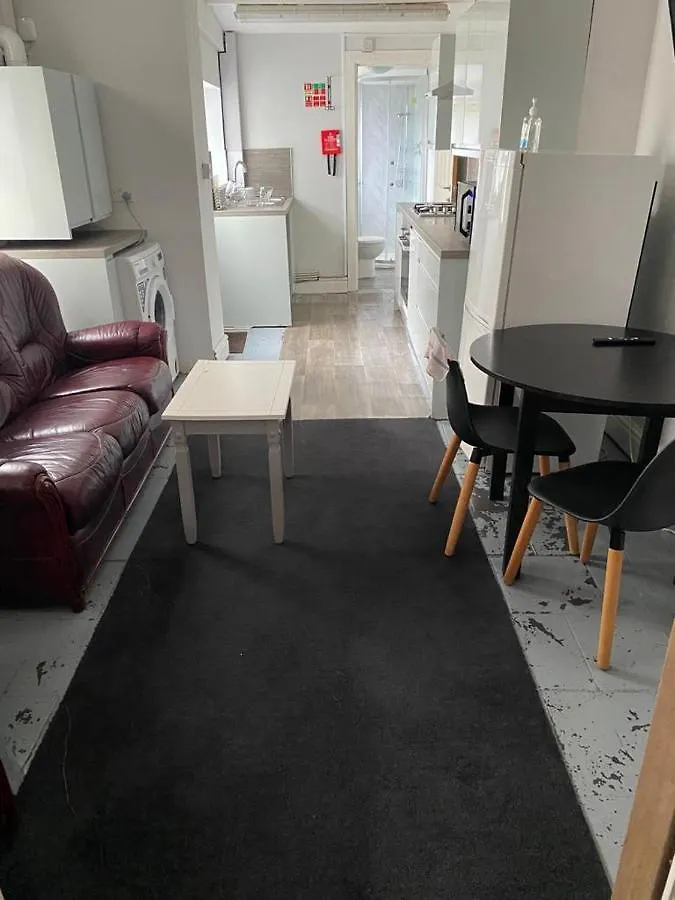 Homestay Budget Basic Room Mount Pleasant Share Facility R2 Swansea